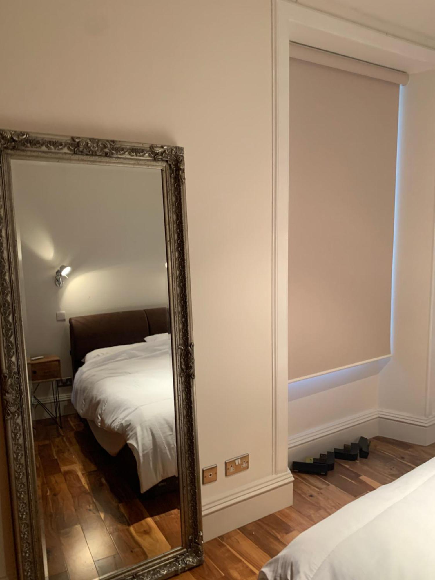 Modern Flat With Views By The Royal Mile Apartment
