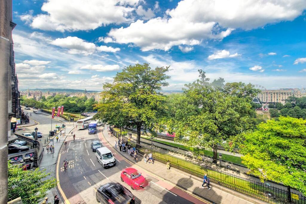 Modern Flat With Views By The Royal Mile *