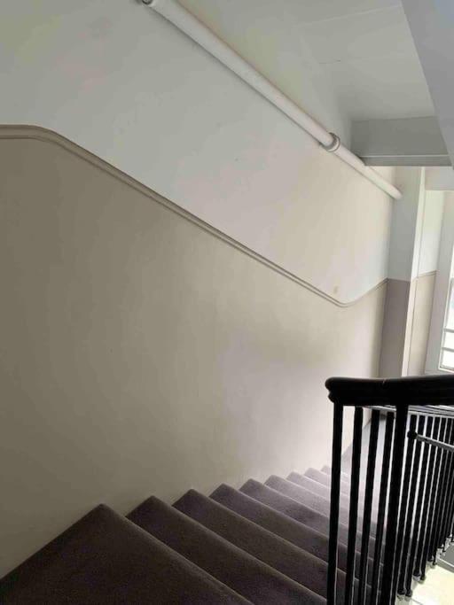 Modern Flat With Views By The Royal Mile Appartement