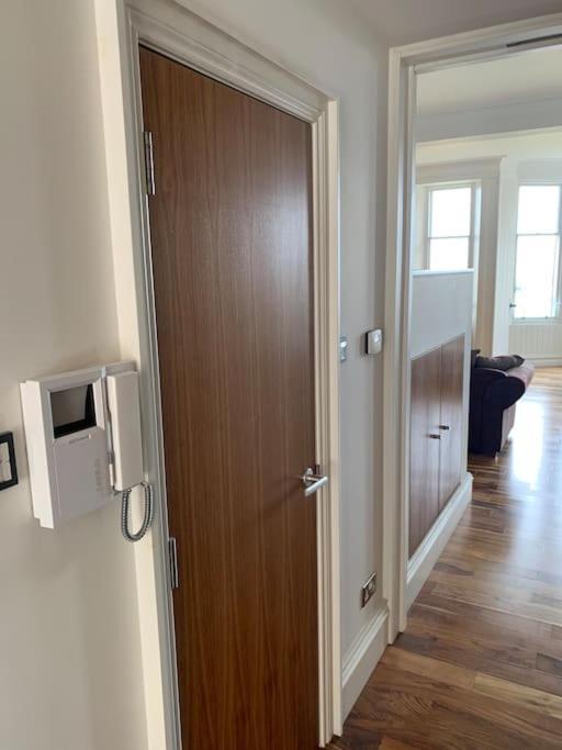 Apartment Modern Flat With Views By The Royal Mile Edinburgh
